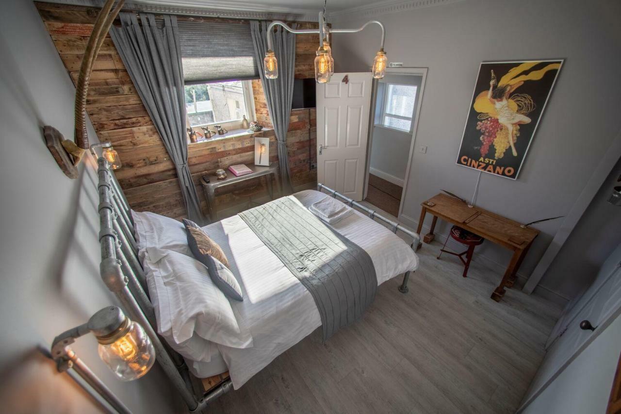 James' Place at Dowlais Merthyr Tydfil Chambre photo